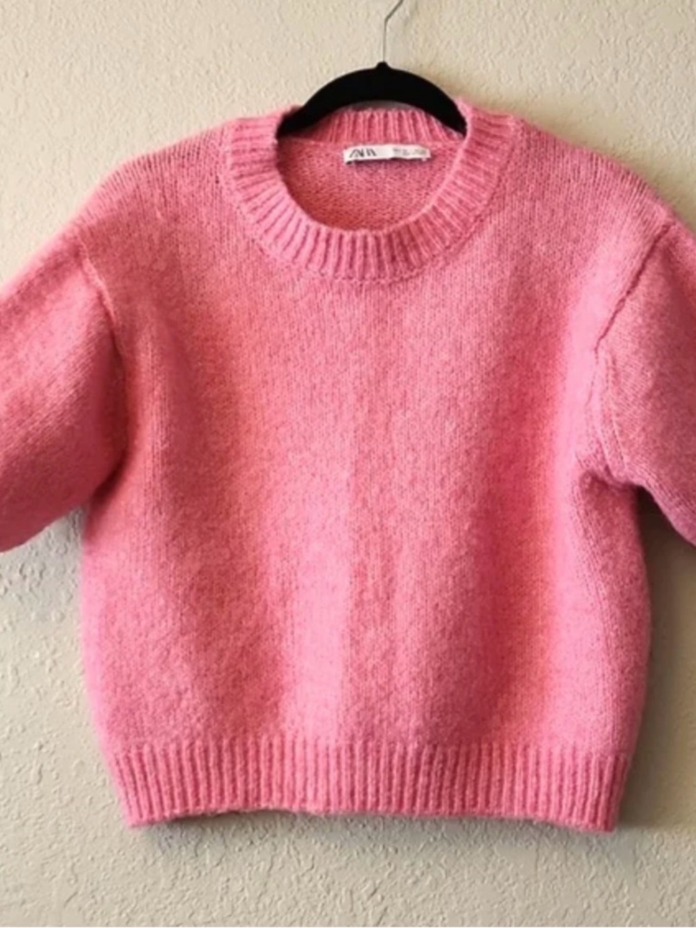 BiBi Fuzzy Puff-Sleeve Cropped Sweater in Hot Pink - Picture 3 of 11